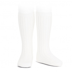 Buy Basic rib knee high socks WHITE in the online store Condor. Made in Spain. Visit the KNEE-HIGH RIBBED SOCKS section where you will find more colors and products that you will surely fall in love with. We invite you to take a look around our online store.