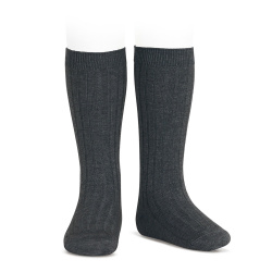 Buy Basic rib knee high socks ANTHRACITE in the online store Condor. Made in Spain. Visit the KNEE-HIGH RIBBED SOCKS section where you will find more colors and products that you will surely fall in love with. We invite you to take a look around our online store.