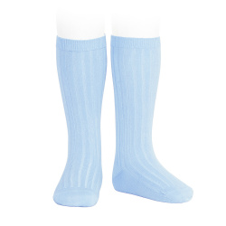 Buy Basic rib knee high socks BABY BLUE in the online store Condor. Made in Spain. Visit the KNEE-HIGH RIBBED SOCKS section where you will find more colors and products that you will surely fall in love with. We invite you to take a look around our online store.