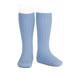 Buy Basic rib knee high socks BLUISH in the online store Condor. Made in Spain. Visit the KNEE-HIGH RIBBED SOCKS section where you will find more colors and products that you will surely fall in love with. We invite you to take a look around our online store.
