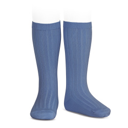 Buy Basic rib knee high socks FRENCH BLUE in the online store Condor. Made in Spain. Visit the KNEE-HIGH RIBBED SOCKS section where you will find more colors and products that you will surely fall in love with. We invite you to take a look around our online store.