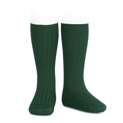 Buy Basic rib knee high socks BOTTLE GREEN in the online store Condor. Made in Spain. Visit the KNEE-HIGH RIBBED SOCKS section where you will find more colors and products that you will surely fall in love with. We invite you to take a look around our online store.