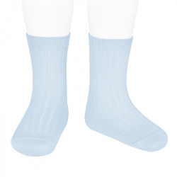 Buy Basic rib short socks BABY BLUE in the online store Condor. Made in Spain. Visit the RIBBED SHORT SOCKS section where you will find more colors and products that you will surely fall in love with. We invite you to take a look around our online store.