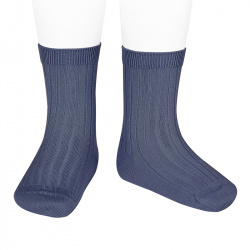 Buy Basic rib short socks JEANS in the online store Condor. Made in Spain. Visit the RIBBED SHORT SOCKS section where you will find more colors and products that you will surely fall in love with. We invite you to take a look around our online store.