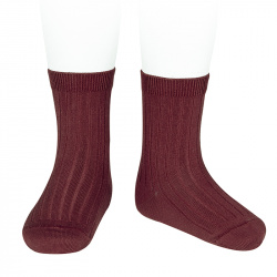 Buy Basic rib short socks GARNET in the online store Condor. Made in Spain. Visit the RIBBED SHORT SOCKS section where you will find more colors and products that you will surely fall in love with. We invite you to take a look around our online store.