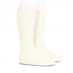 Buy Plain stitch basic knee high socks BEIGE in the online store Condor. Made in Spain. Visit the KNEE-HIGH PLAIN STITCH SOCKS section where you will find more colors and products that you will surely fall in love with. We invite you to take a look around our online store.