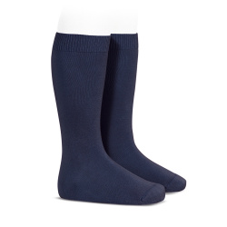 Buy Plain stitch basic knee high socks NAVY BLUE in the online store Condor. Made in Spain. Visit the KNEE-HIGH PLAIN STITCH SOCKS section where you will find more colors and products that you will surely fall in love with. We invite you to take a look around our online store.