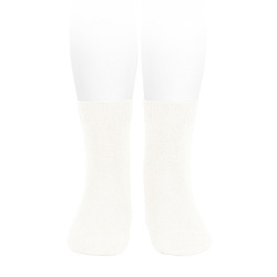Buy Plain stitch basic short socks CREAM in the online store Condor. Made in Spain. Visit the SHORT PLAIN STITCH SOCKS section where you will find more colors and products that you will surely fall in love with. We invite you to take a look around our online store.
