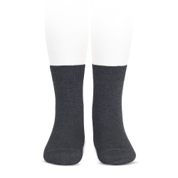 Buy Plain stitch basic short socks ANTHRACITE in the online store Condor. Made in Spain. Visit the SHORT PLAIN STITCH SOCKS section where you will find more colors and products that you will surely fall in love with. We invite you to take a look around our online store.