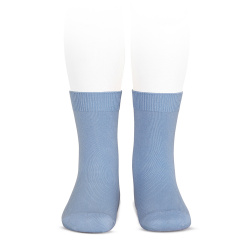 Buy Plain stitch basic short socks BLUISH in the online store Condor. Made in Spain. Visit the SHORT PLAIN STITCH SOCKS section where you will find more colors and products that you will surely fall in love with. We invite you to take a look around our online store.