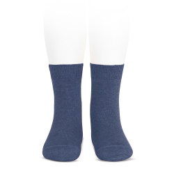 Buy Plain stitch basic short socks JEANS in the online store Condor. Made in Spain. Visit the SHORT PLAIN STITCH SOCKS section where you will find more colors and products that you will surely fall in love with. We invite you to take a look around our online store.