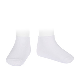 Buy Elastic cotton trainer socks WHITE in the online store Condor. Made in Spain. Visit the TRAINER AND INVISIBLE SOCKS section where you will find more colors and products that you will surely fall in love with. We invite you to take a look around our online store.