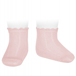 Buy Pattern short socks PINK in the online store Condor. Made in Spain. Visit the SPRING COTON BASIC BABY SOCKS section where you will find more colors and products that you will surely fall in love with. We invite you to take a look around our online store.