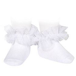 Buy Frill tulle ankle socks WHITE in the online store Condor. Made in Spain. Visit the LACE AND TULLE BABY SOCKS section where you will find more colors and products that you will surely fall in love with. We invite you to take a look around our online store.