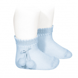 Buy Perle short socks with pompoms BABY BLUE in the online store Condor. Made in Spain. Visit the POMPOM BABY SOCKS section where you will find more colors and products that you will surely fall in love with. We invite you to take a look around our online store.