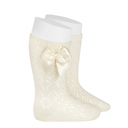 Buy Perle geometric openwork knee high sockswith bow BEIGE in the online store Condor. Made in Spain. Visit the BABY ELASTIC OPENWORK SOCKS section where you will find more colors and products that you will surely fall in love with. We invite you to take a look around our online store.