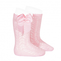 Buy Cotton openwork knee-high socks with bow PINK in the online store Condor. Made in Spain. Visit the BABY OPENWORK SOCKS section where you will find more colors and products that you will surely fall in love with. We invite you to take a look around our online store.