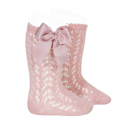 Buy Cotton openwork knee-high socks with bow PALE PINK in the online store Condor. Made in Spain. Visit the BABY OPENWORK SOCKS section where you will find more colors and products that you will surely fall in love with. We invite you to take a look around our online store.