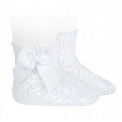 Buy Cotton openwork short socks with bow WHITE in the online store Condor. Made in Spain. Visit the BABY OPENWORK SOCKS section where you will find more colors and products that you will surely fall in love with. We invite you to take a look around our online store.