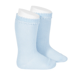 Buy Perle knee high socks BABY BLUE in the online store Condor. Made in Spain. Visit the PERLE BABY SOCKS section where you will find more colors and products that you will surely fall in love with. We invite you to take a look around our online store.