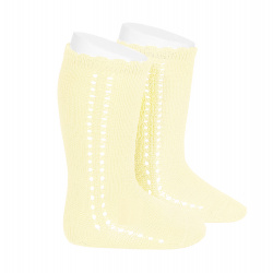 Buy Side openwork perle knee high socks BUTTER in the online store Condor. Made in Spain. Visit the BABY SPIKE OPENWORK SOCKS section where you will find more colors and products that you will surely fall in love with. We invite you to take a look around our online store.