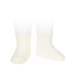 Buy Short socks with patterned cuff BEIGE in the online store Condor. Made in Spain. Visit the WARM COTTON BASIC BABY SOCKS section where you will find more colors and products that you will surely fall in love with. We invite you to take a look around our online store.