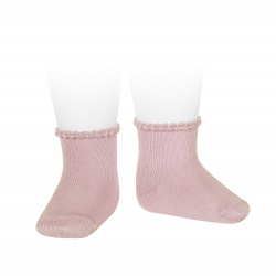 Buy Short socks with patterned cuff PALE PINK in the online store Condor. Made in Spain. Visit the WARM COTTON BASIC BABY SOCKS section where you will find more colors and products that you will surely fall in love with. We invite you to take a look around our online store.