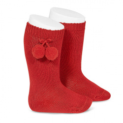 Buy Warm cotton knee-high socks with pompoms RED in the online store Condor. Made in Spain. Visit the POMPOM WARM BABY SOCKS section where you will find more colors and products that you will surely fall in love with. We invite you to take a look around our online store.