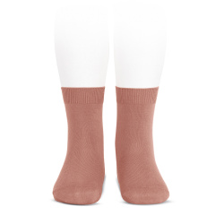 Buy Plain stitch basic short socks TERRACOTA in the online store Condor. Made in Spain. Visit the SHORT PLAIN STITCH SOCKS section where you will find more colors and products that you will surely fall in love with. We invite you to take a look around our online store.