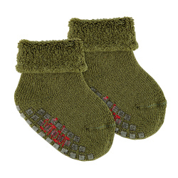 Buy Merino wool-lblend terry non-slip socks MOSS in the online store Condor. Made in Spain. Visit the BASIC WOOL BABY SOCKS section where you will find more colors and products that you will surely fall in love with. We invite you to take a look around our online store.