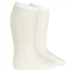 Achetez chez Chaussettes hautes tressées CREME sur le site online Condor. Fabriqué en Espagne. Visitez notre section CHAUSSETTES AVEC RELIEF BÉBÉ ou vous trouverez plus de couleurs et produits que vous allez adorer. Nous vous invitons a visiter notre boutique en ligne.