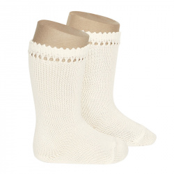 Buy Perle knee high socks BEIGE in the online store Condor. Made in Spain. Visit the PERLE BABY SOCKS section where you will find more colors and products that you will surely fall in love with. We invite you to take a look around our online store.