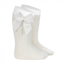 Buy Perle openwork knee CREAM in the online store Condor. Made in Spain. Visit the BABY OPENWORK SOCKS section where you will find more colors and products that you will surely fall in love with. We invite you to take a look around our online store.