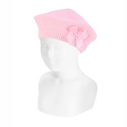 Buy Garter stitch beret with grossgrain bow PINK in the online store Condor. Made in Spain. Visit the ACCESSORIES FOR KIDS section where you will find more colors and products that you will surely fall in love with. We invite you to take a look around our online store.