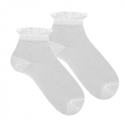 Buy Ceremony ankle socks with frilled plumeti cuff WHITE in the online store Condor. Made in Spain. Visit the CEREMONY FOR GIRL section where you will find more colors and products that you will surely fall in love with. We invite you to take a look around our online store.