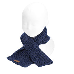 Buy Baby crossed scarf in merino wool blend NAVY BLUE in the online store Condor. Made in Spain. Visit the ACCESSORIES FOR BABY section where you will find more colors and products that you will surely fall in love with. We invite you to take a look around our online store.