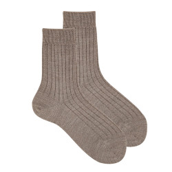 Buy Extrafine merino wool rib short socks for woman SAND in the online store Condor. Made in Spain. Visit the WOMAN AUTUMN-WINTER SOCKS section where you will find more colors and products that you will surely fall in love with. We invite you to take a look around our online store.