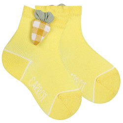 Buy Short socks with carrot application LIMONCELLO in the online store Condor. Made in Spain. Visit the SALES section where you will find more colors and products that you will surely fall in love with. We invite you to take a look around our online store.