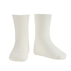Buy Modal rib short socks CREAM in the online store Condor. Made in Spain. Visit the Happy Price section where you will find more colors and products that you will surely fall in love with. We invite you to take a look around our online store.