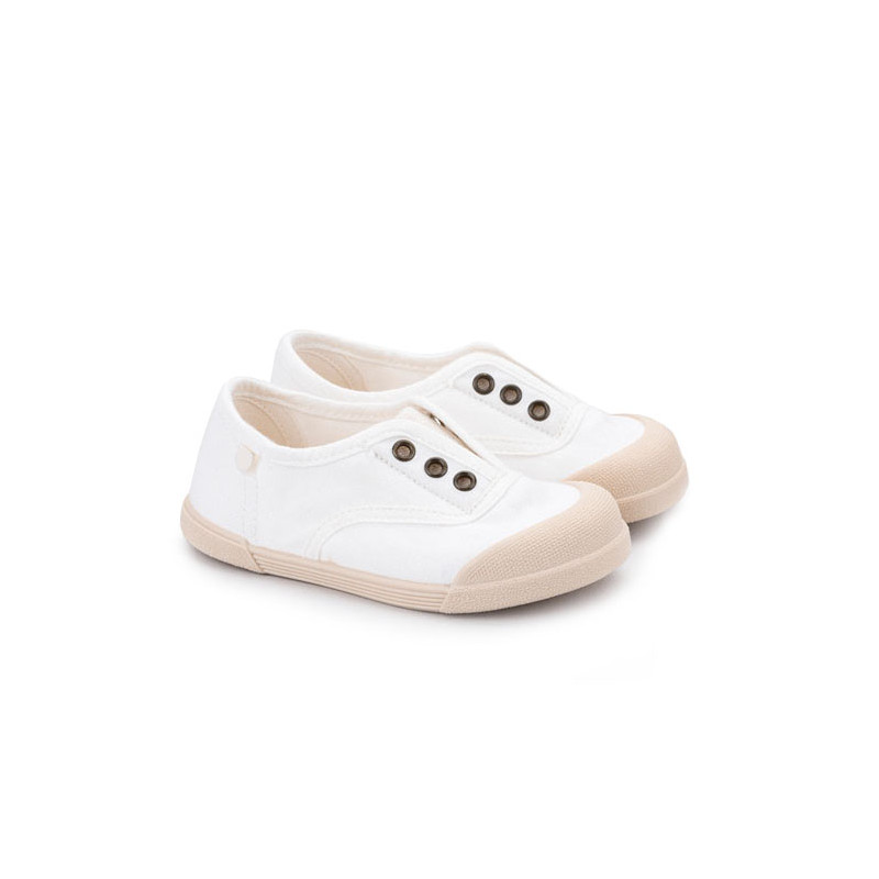 Compra Zapatilla de loneta barefoot BLANCO en la tienda online Condor. Fabricado en España. Visita la sección IGOR donde encontrarás más colores y productos que seguro que te enamorarán. Te invitamos a darte una vuelta por nuestra tienda online.