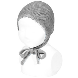 Buy Classic garter stitch bonnet LIGHT GREY in the online store Condor. Made in Spain. Visit the BONNETS section where you will find more colors and products that you will surely fall in love with. We invite you to take a look around our online store.