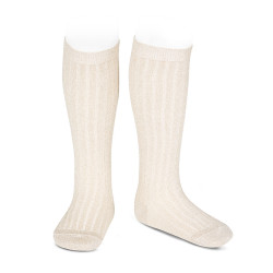 Buy Bright rib knee-high socks BEIGE in the online store Condor. Made in Spain. Visit the GIRL SPECIAL SOCKS section where you will find more colors and products that you will surely fall in love with. We invite you to take a look around our online store.