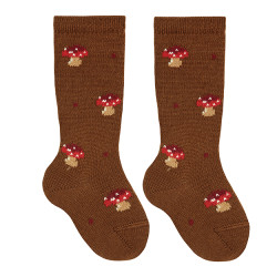 Buy Merino wool-blend mushroom knee socks CHOCOLATE in the online store Condor. Made in Spain. Visit the FANCY BABY SOCKS section where you will find more colors and products that you will surely fall in love with. We invite you to take a look around our online store.