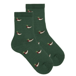 Compra Calcetines pato de caza VERDE BOTELLA en la tienda online Condor. Fabricado en España. Visita la sección CALCETINES DE ALGODÓN CON DIBUJOS INFANTIL donde encontrarás más colores y productos que seguro que te enamorarán. Te invitamos a darte una vuelta por nuestra tienda online.