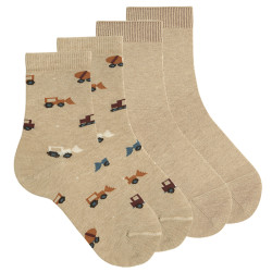 Achetez chez Pack: 1 paire chaussettes camion + 1 paire unie NOUGAT sur le site online Condor. Fabriqué en Espagne. Visitez notre section CHAUSSETTES AVEC DESSINS ENFANT ou vous trouverez plus de couleurs et produits que vous allez adorer. Nous vous invitons a visiter notre boutique en ligne.