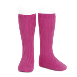 Buy Basic rib knee high socks BUGAMBILIA in the online store Condor. Made in Spain. Visit the KNEE-HIGH RIBBED SOCKS section where you will find more colors and products that you will surely fall in love with. We invite you to take a look around our online store.