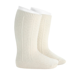 Buy Braided knee socks CREAM in the online store Condor. Made in Spain. Visit the PATTERNED BABY SOCKS section where you will find more colors and products that you will surely fall in love with. We invite you to take a look around our online store.