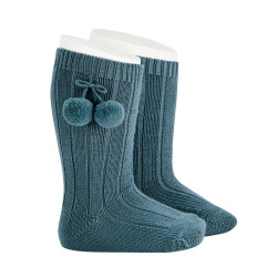 Compra Calcetines altos canalé algodón cálido con borlas ZINC en la tienda online Condor. Fabricado en España. Visita la sección CALCETINES CON BORLAS CÁLIDOS BEBÉ donde encontrarás más colores y productos que seguro que te enamorarán. Te invitamos a darte una vuelta por nuestra tienda online.