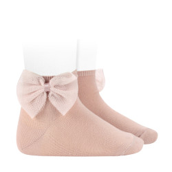 Buy Ankle socks with tulle bow OLD ROSE in the online store Condor. Made in Spain. Visit the LACE AND TULLE SOCKS section where you will find more colors and products that you will surely fall in love with. We invite you to take a look around our online store.