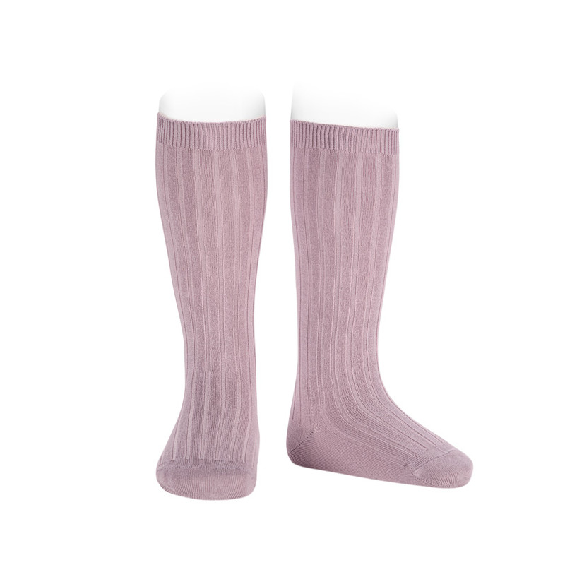 Achetez chez Chaussettes hautes côtelées NACRE DE PERLE sur le site online Condor. Fabriqué en Espagne. Visitez notre section CHAUSSETTES HAUTES CÔTELÉES ou vous trouverez plus de couleurs et produits que vous allez adorer. Nous vous invitons a visiter notre boutique en ligne.